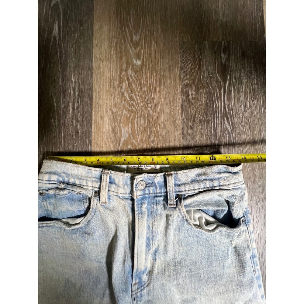 Abercrombie & Fitch The 90s Relaxed Jean Womens 27/4R Light Wash Good High Rise - Picture 3 of 8
